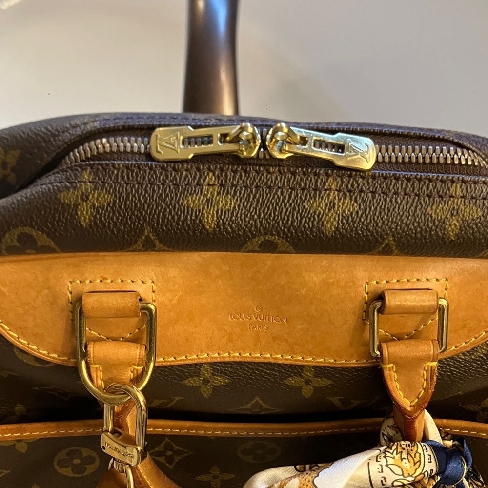 GORGEOUS Authentic Louis Vuitton Deauville with Authentic LV Crossbody Strap!! - Picture 12 of 12